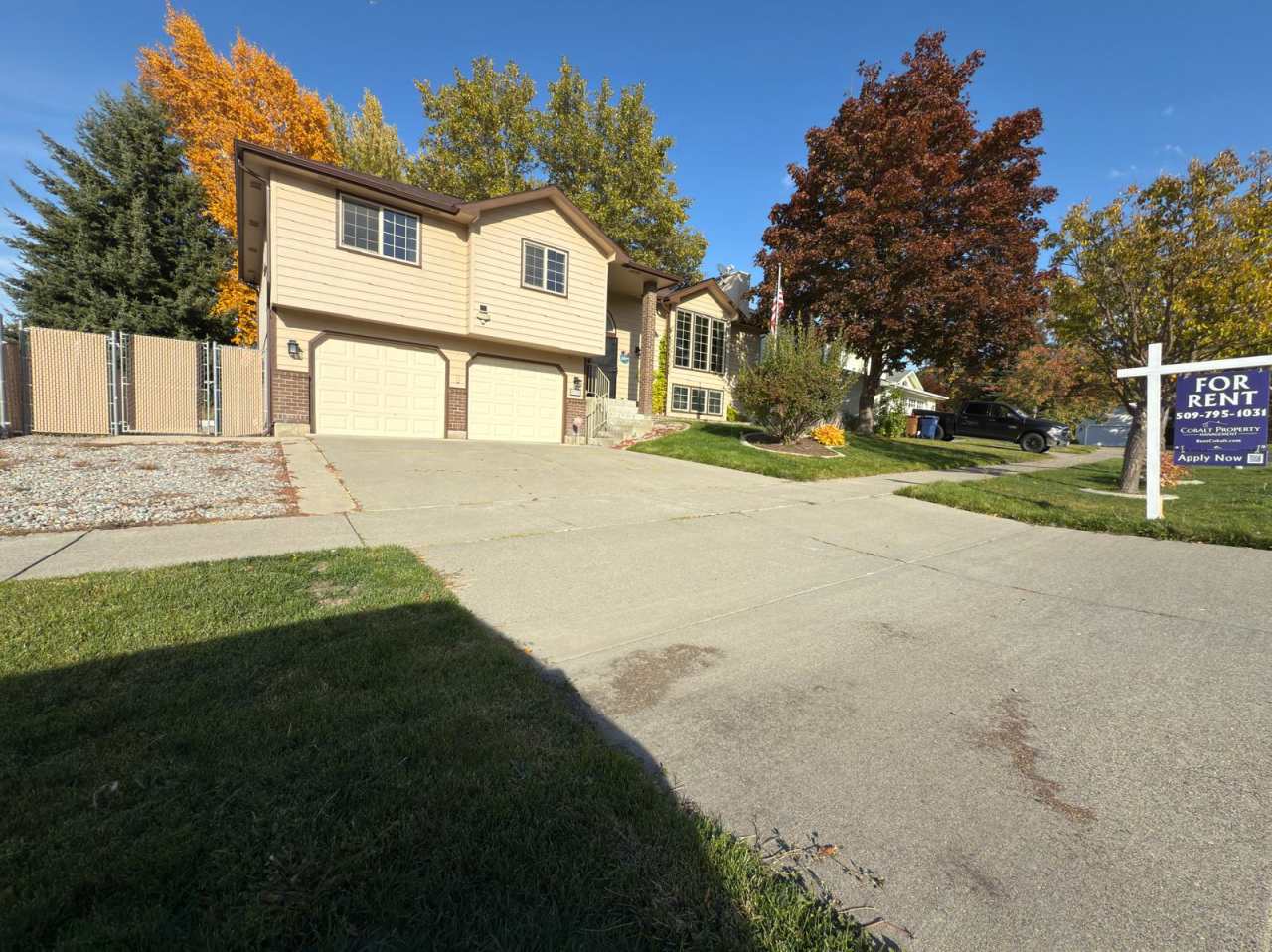 9206 North Londale Drive