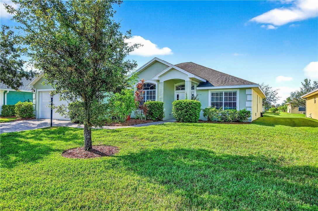 520 N Valencia Circle SW