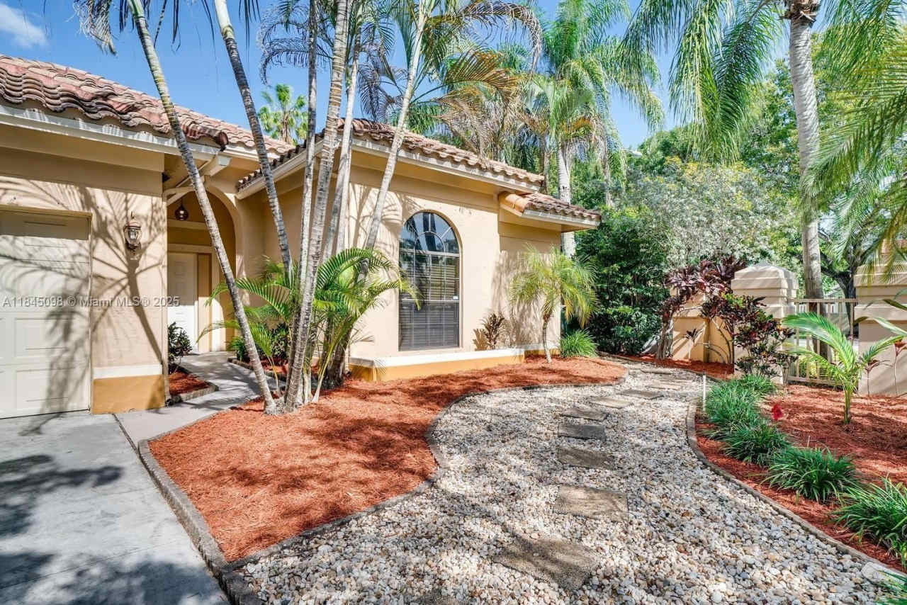 11675 Berry Dr