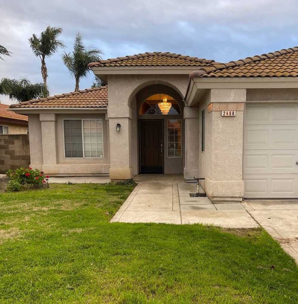 Live Vibrantly at 2488 Plumwood!