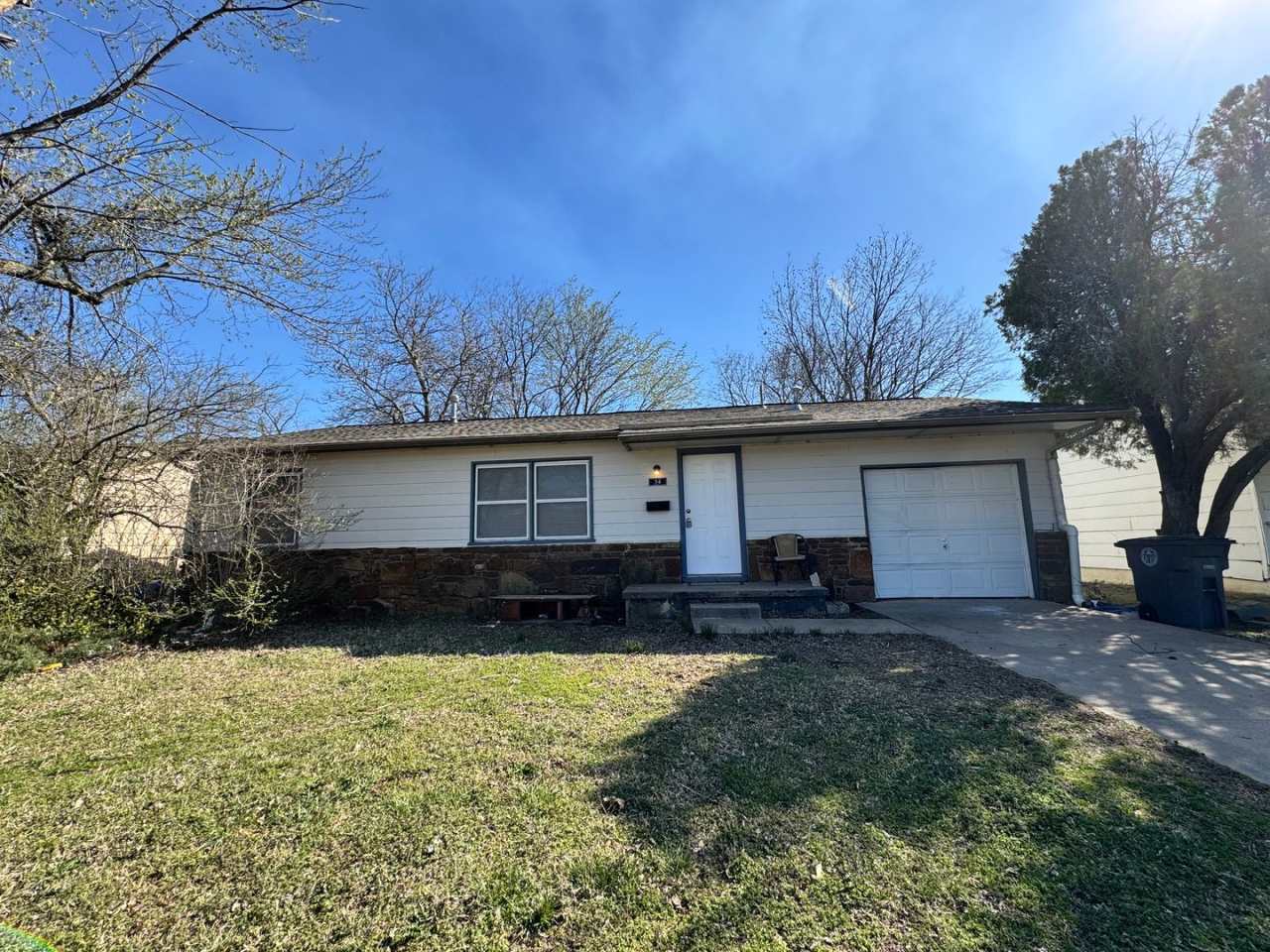 Newly Updated 3 Bedroom Home by Legacy School