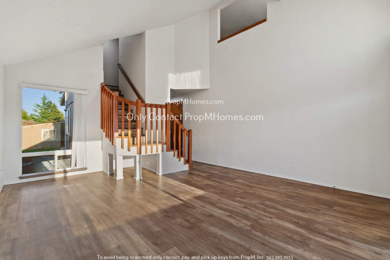 Charming Three Bedroom Home In Aloha - Close to Nike  Intel!