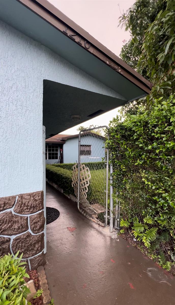 1210 Southwest 11th Avenue