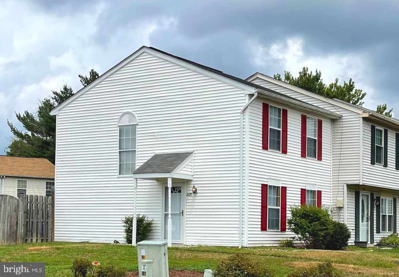 2120 TANGLEWOOD DRIVE