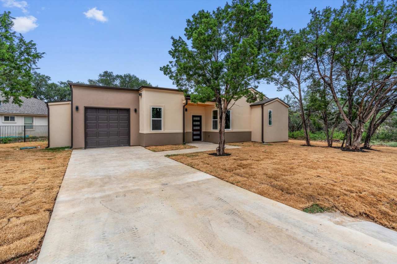 Beautiful Lago Vista Home Available For Rent