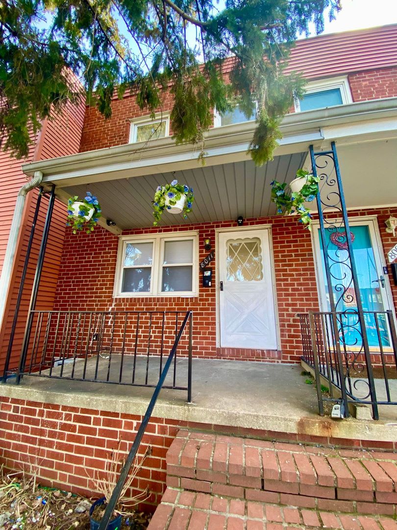 Must-see 3 Bed/1.5 Bath Townhome - Steps away from Bear Creek Park in Dundalk!