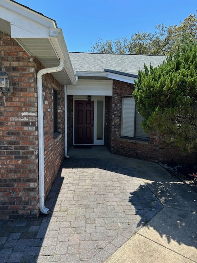 3/2 Home Centrally located