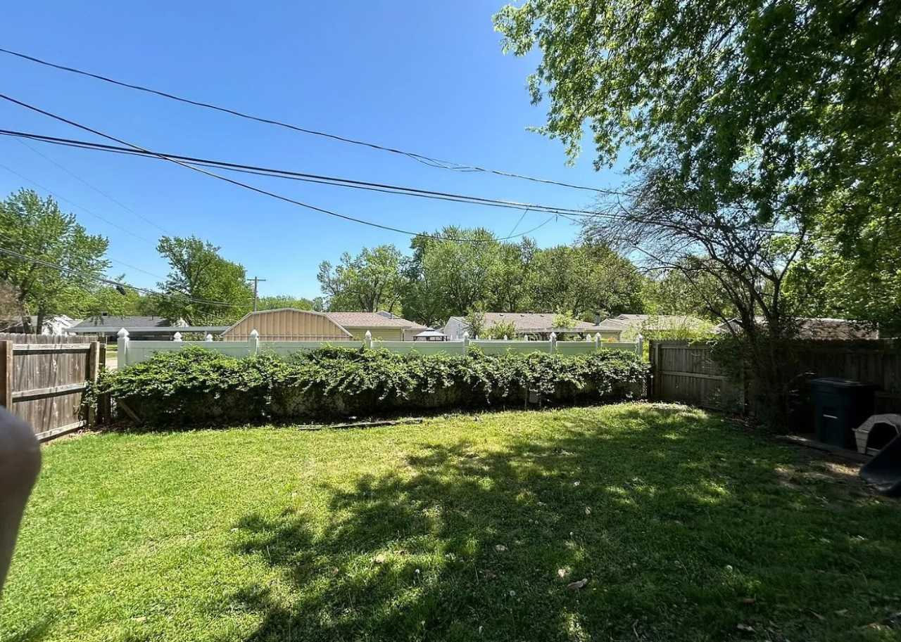 3505 South Knoxville Avenue