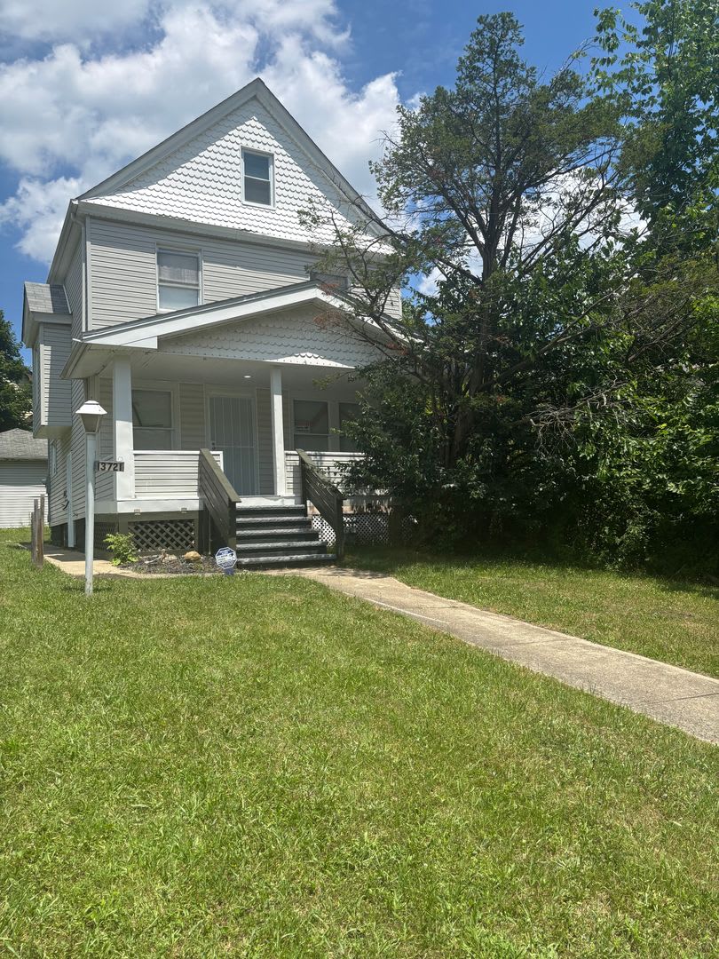 Reduced for Immediate Occupancy! - 13721 Beachwood - 3 Bed - Single Family