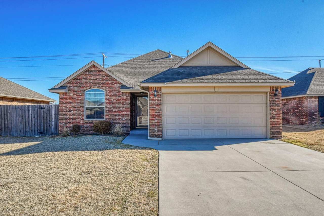 Three Bedroom Home with Storm Shelter in Moore!
