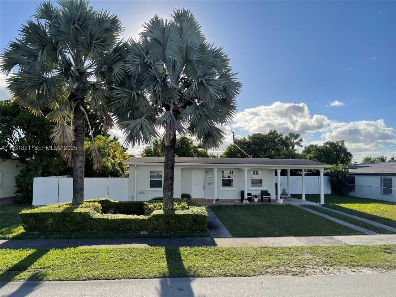 10840 Westwood Lake Dr