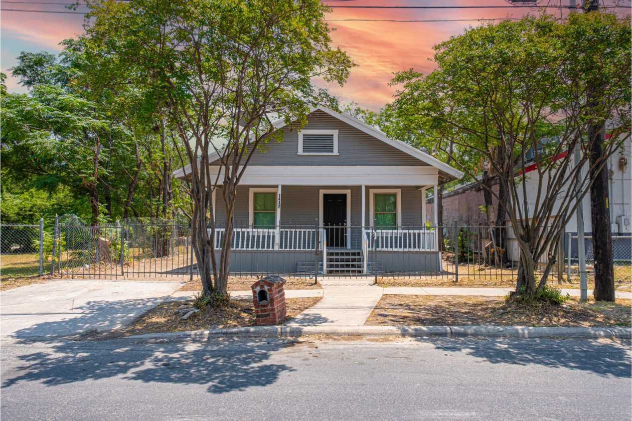 Charming and Modern Living Near Downtown San Antonio