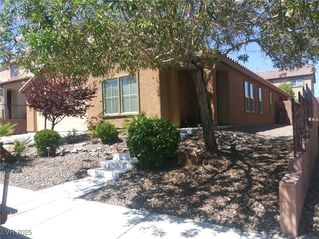 1221 BROCKLEY CROSS Street