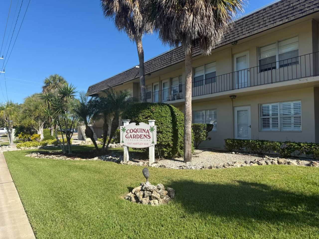 Freshly Remodeled - 1 Bedroom Unfurnished Condo-In Town Location-AVAILABLE NOW