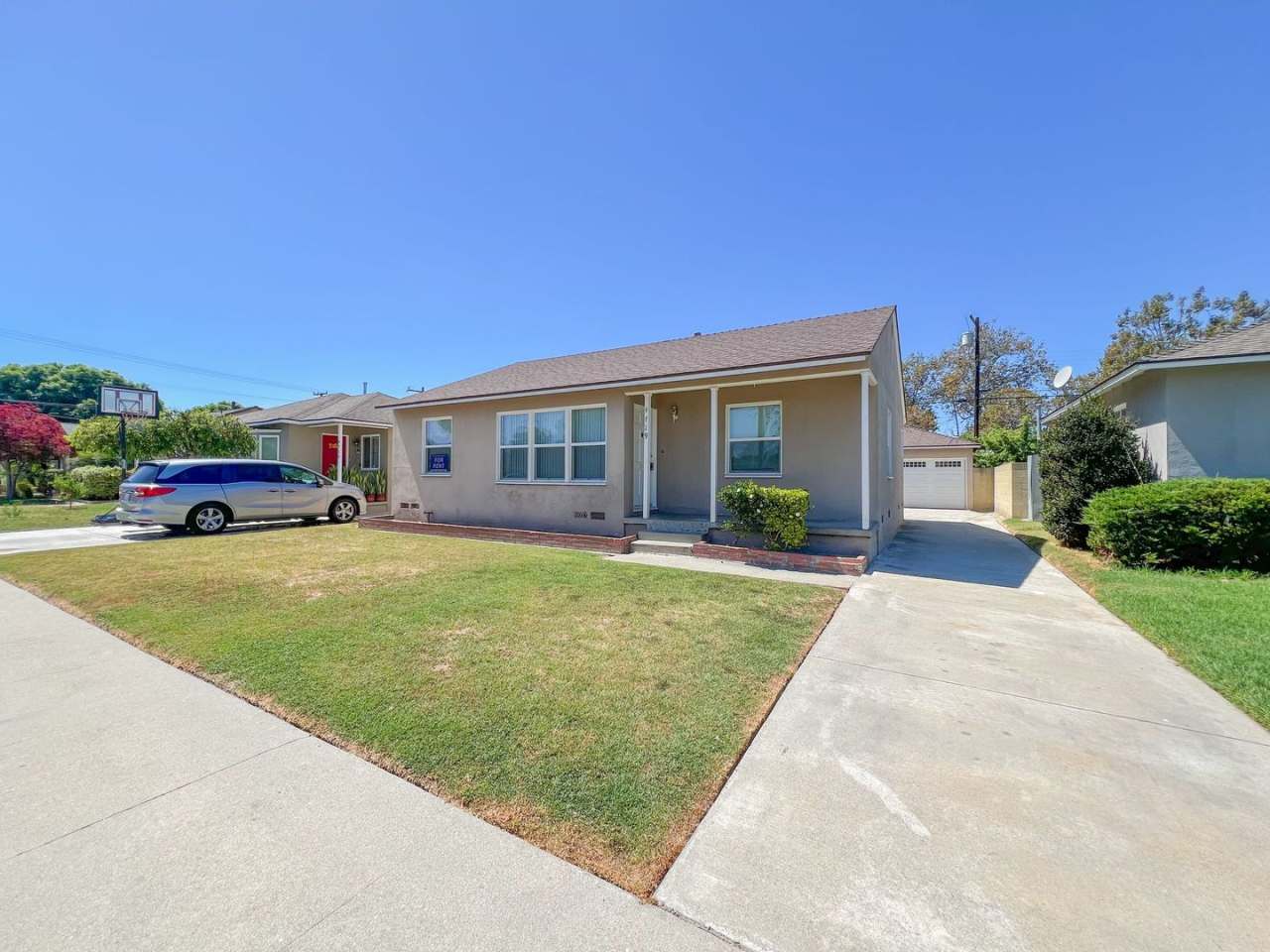 Long Beach 3 Bedroom 1.5 Bath House - 2 Car Garage - Large Yard - Huge Bonus Room!