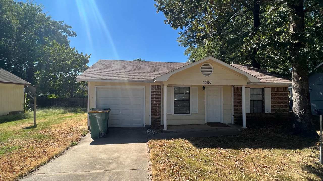 2209 S. Hartford Cove