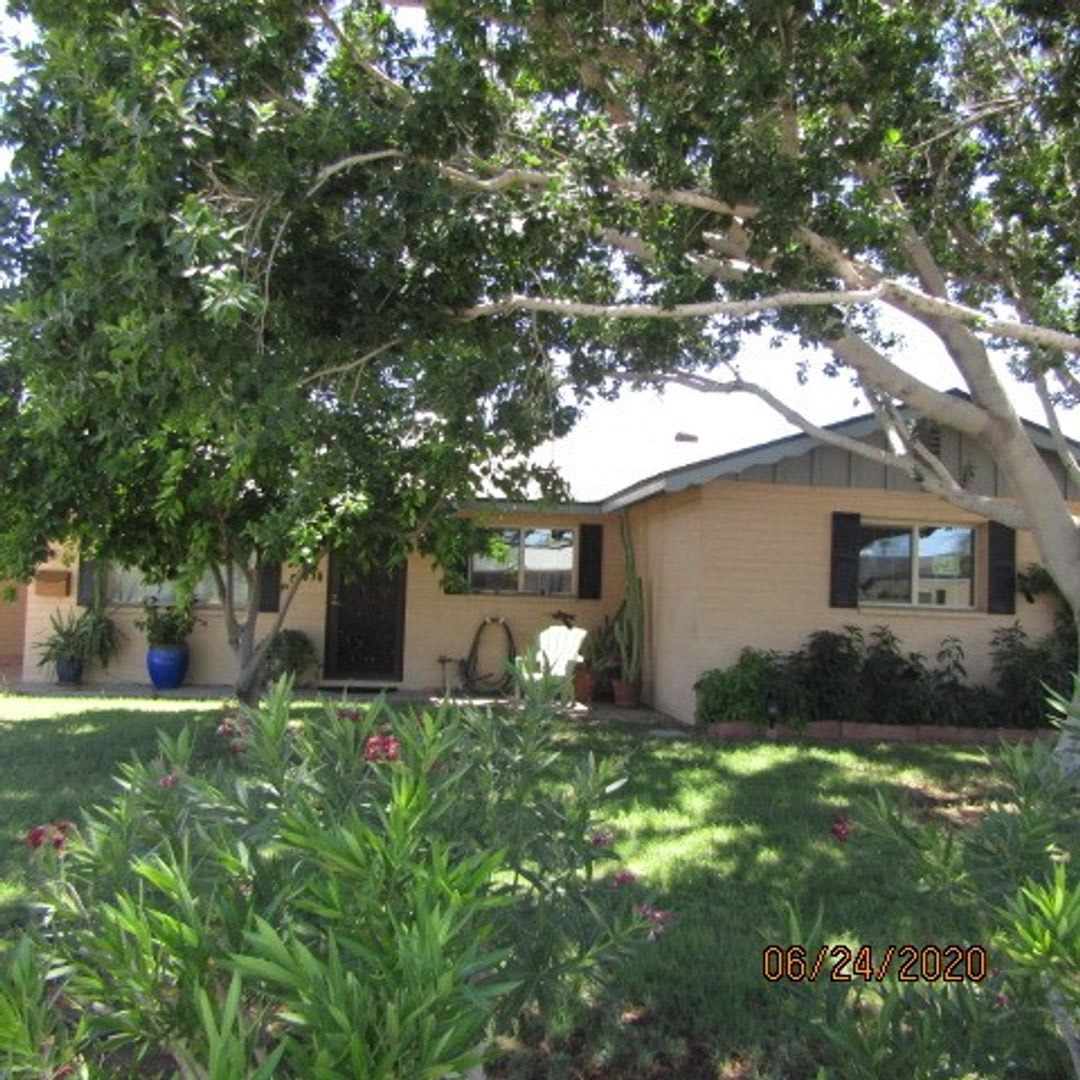 Beautiful Single story 4 bedroom 2 bath home.