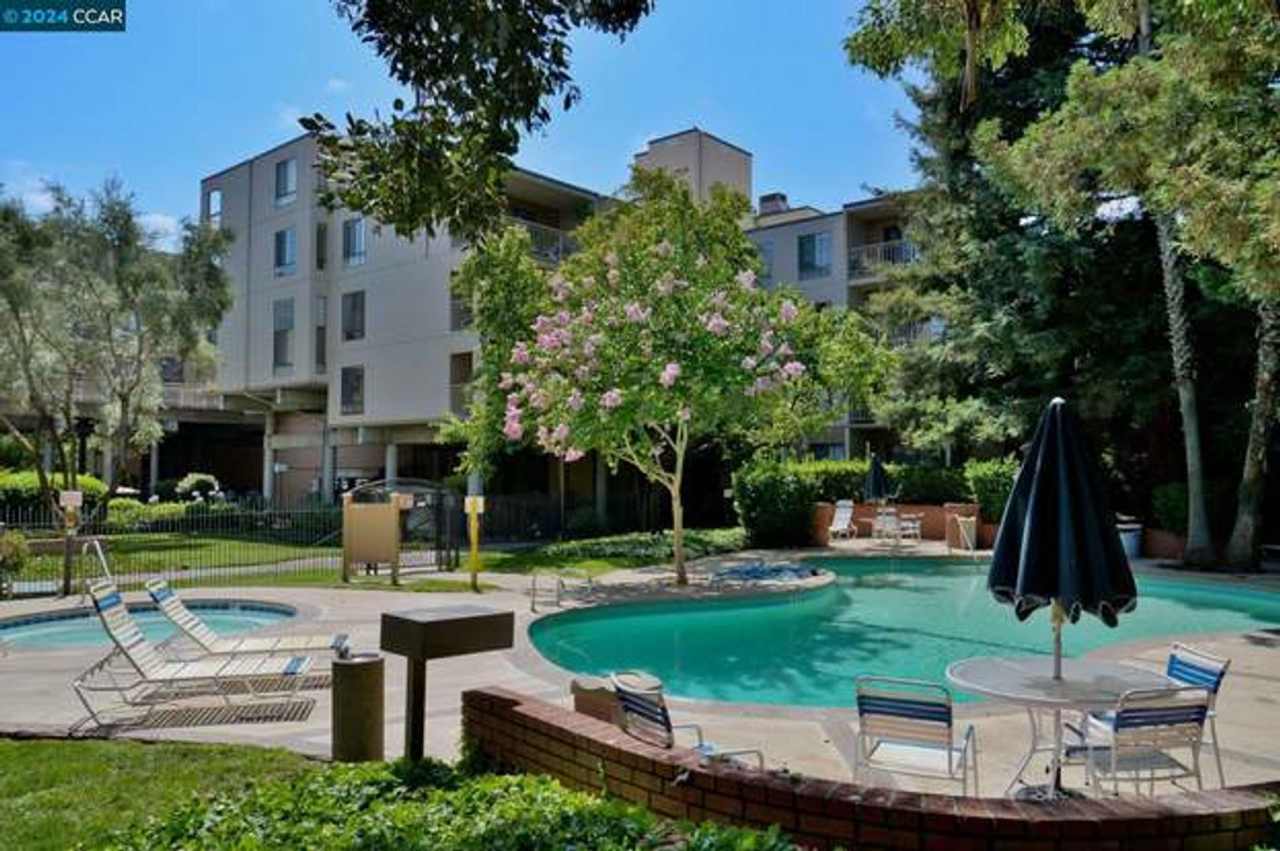 Light, Bright, Immaculate and lightly furnished 1 bd 1 ba condo in Walnut Creek- Keys Condo's