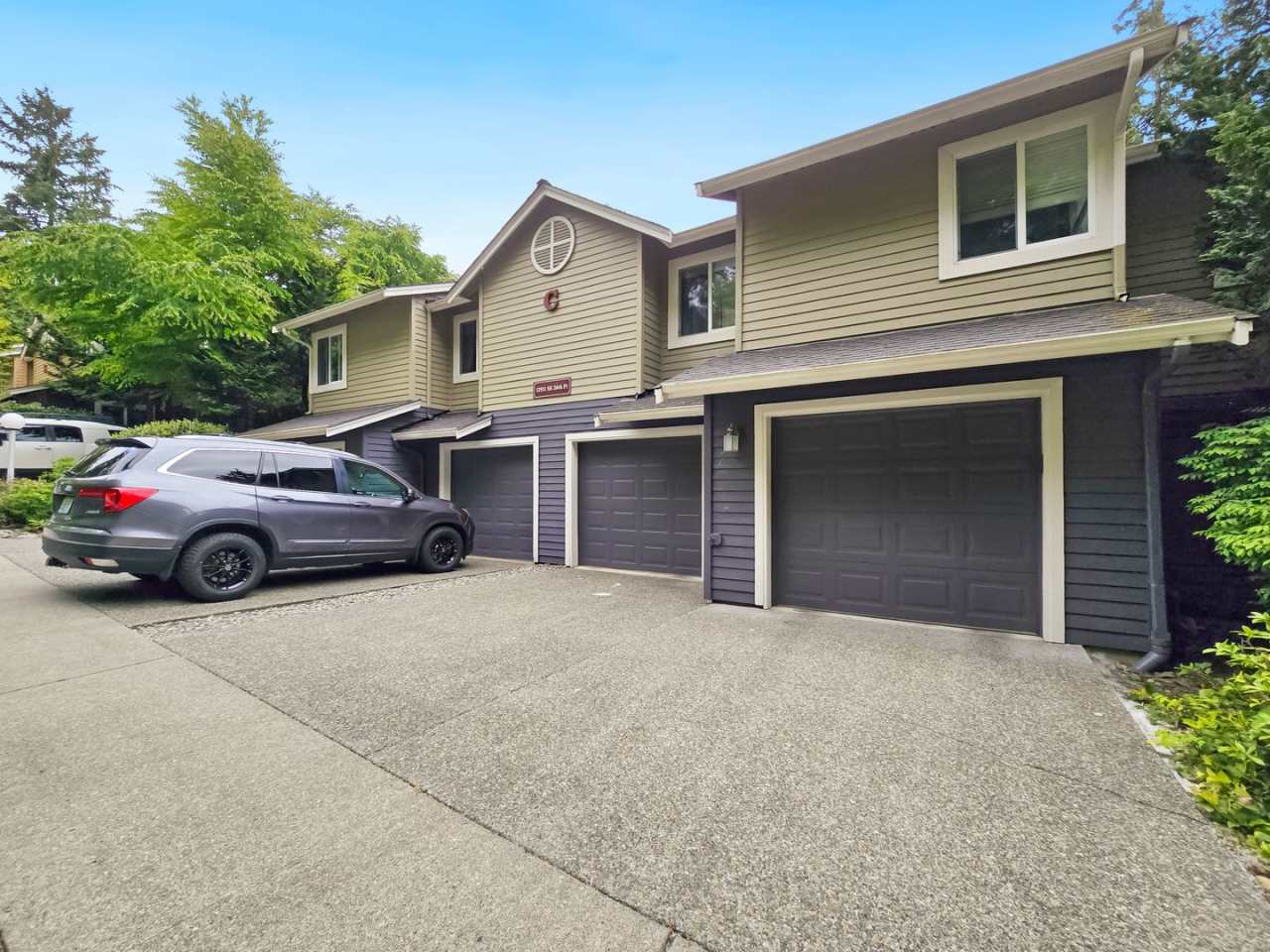 Spacious 3-Bed, 3-Bath Home with Lower Level Bedrooms, Patio, and Garage Near Factoria Mall  Downtown Bellevue