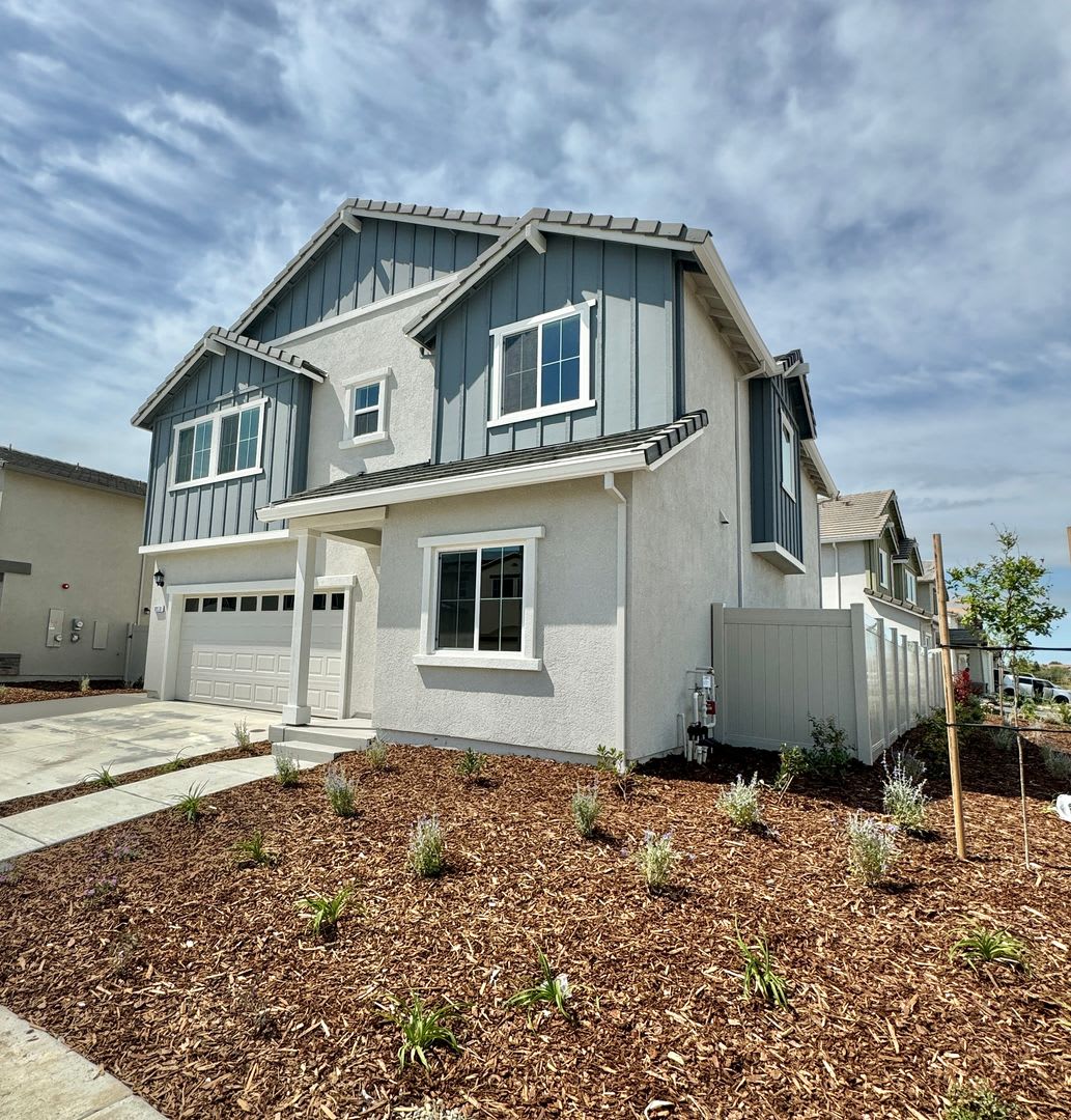 FOUR-FIVE/OFFICE BEDROOM THREE BATHROOM SEE VIDEO
