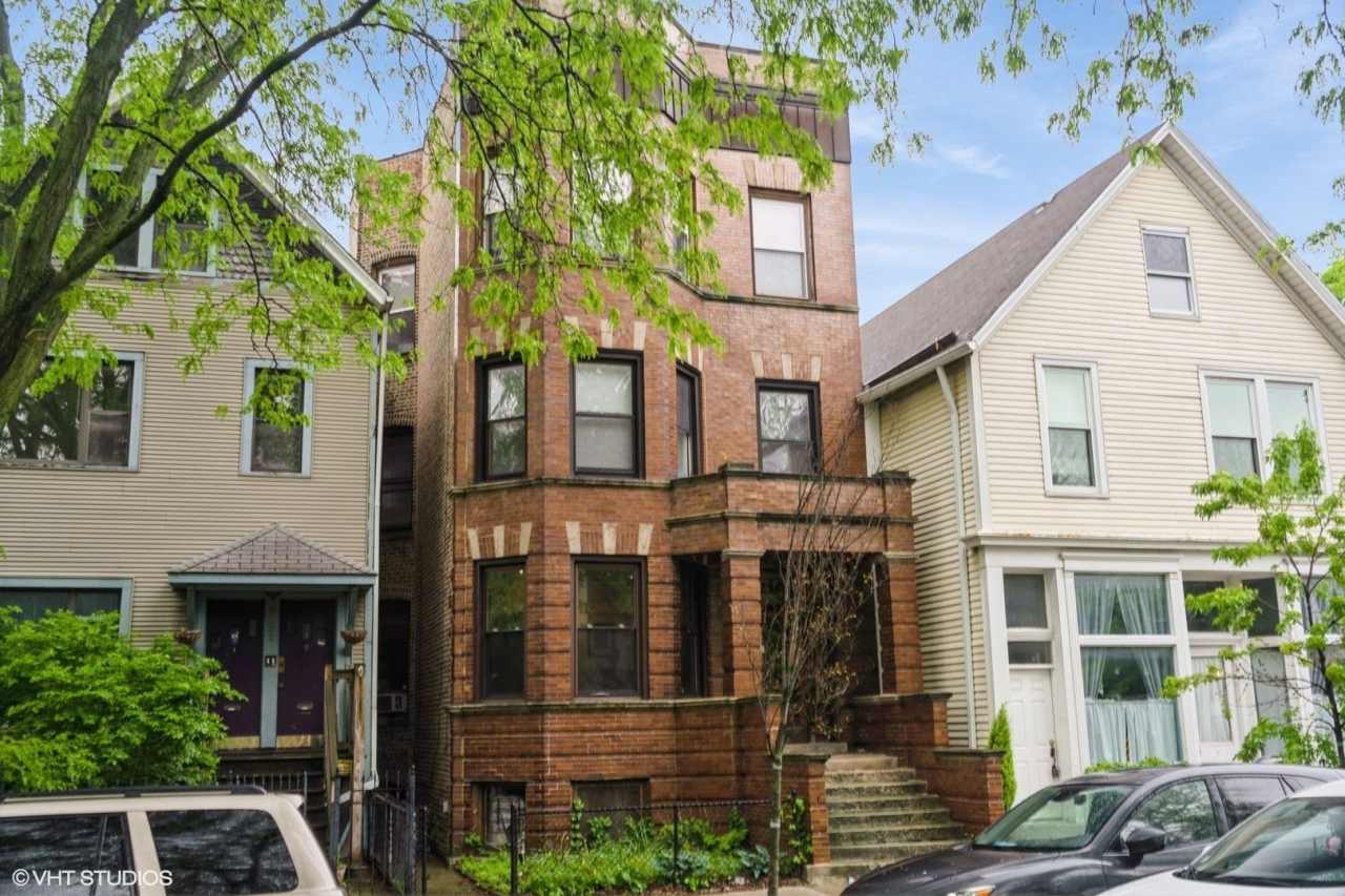 3256 N Lakewood Avenue