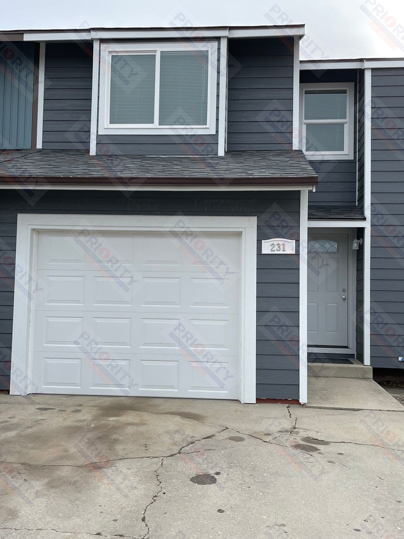 3 bedroom Remodeled Townhome