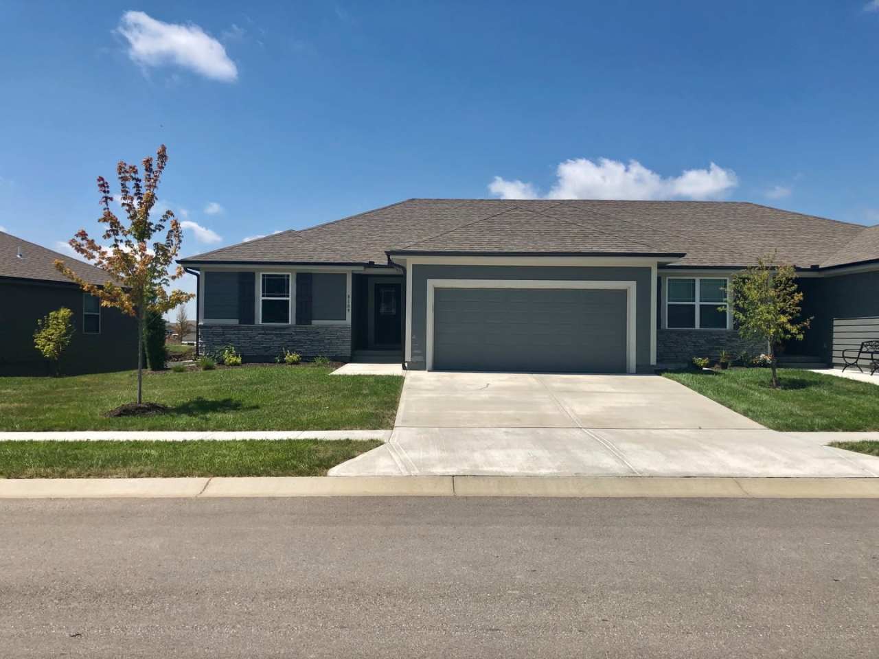 4 Bed 2 Car Attached Villa in Blue Springs