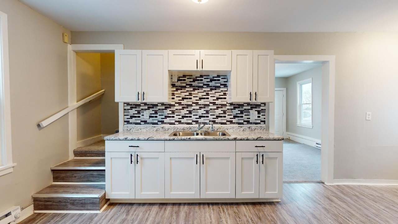 Clark / Fulton Area - 3 Bedroom Single Family Home