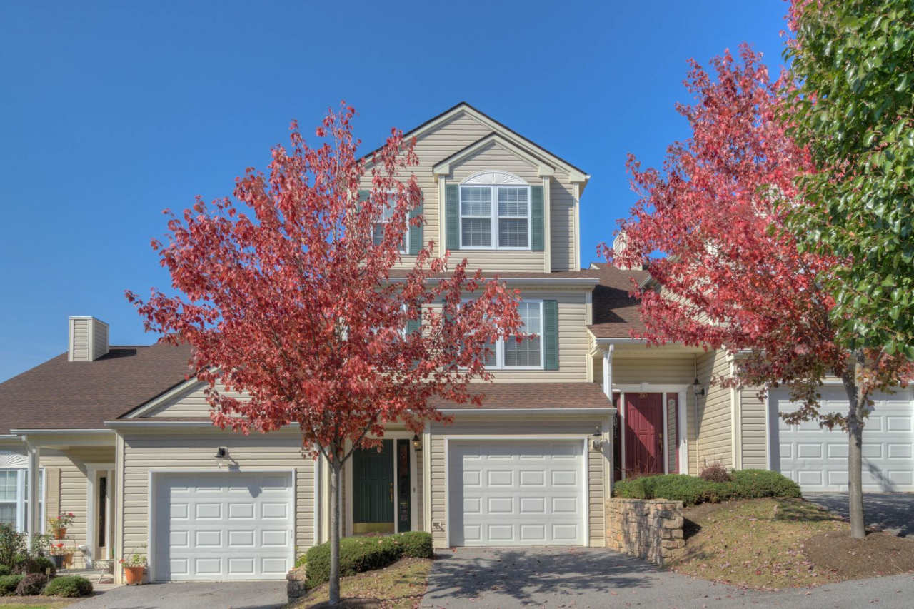 315 Huff Heritage Lane | 3 Bed 2.5 Bath Townhouse | November 30