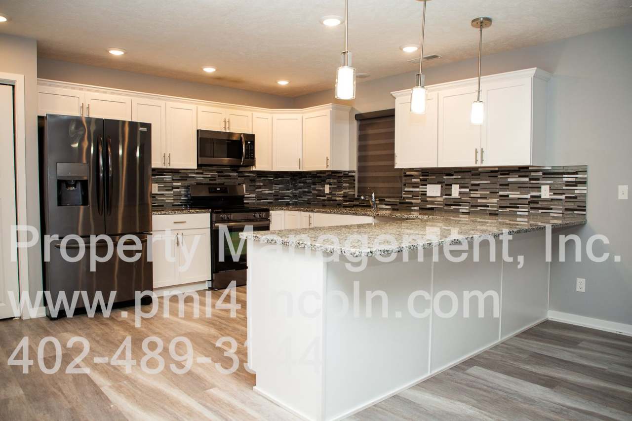 3 Bedroom and 2.5 bathroom House for rent