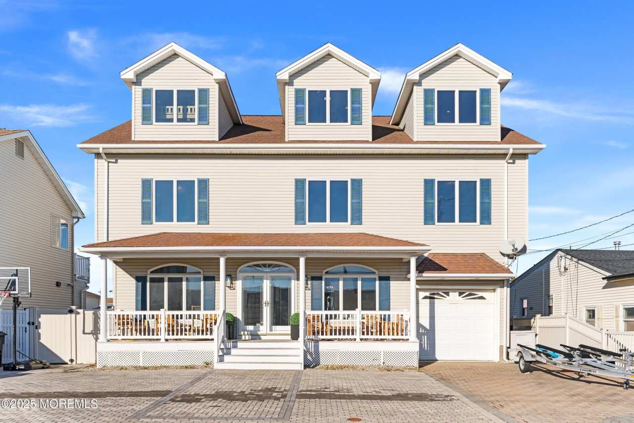 3456 E Thistle Avenue