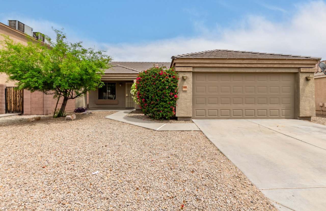 Single-Story 3 Bedroom Home in Rancho El Mirage