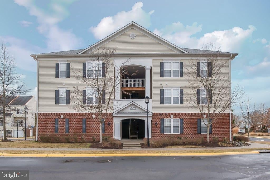 42435 HOLLYHOCK Terrace unit: 303