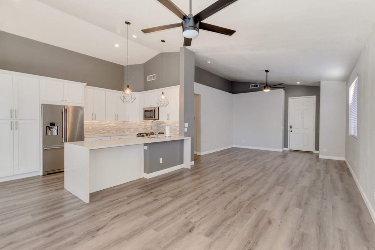 Beautifully Remodeled 3BR Home with Pool Near Downtown Chandler