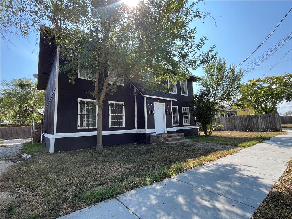 907 Elizabeth Street unit: 2