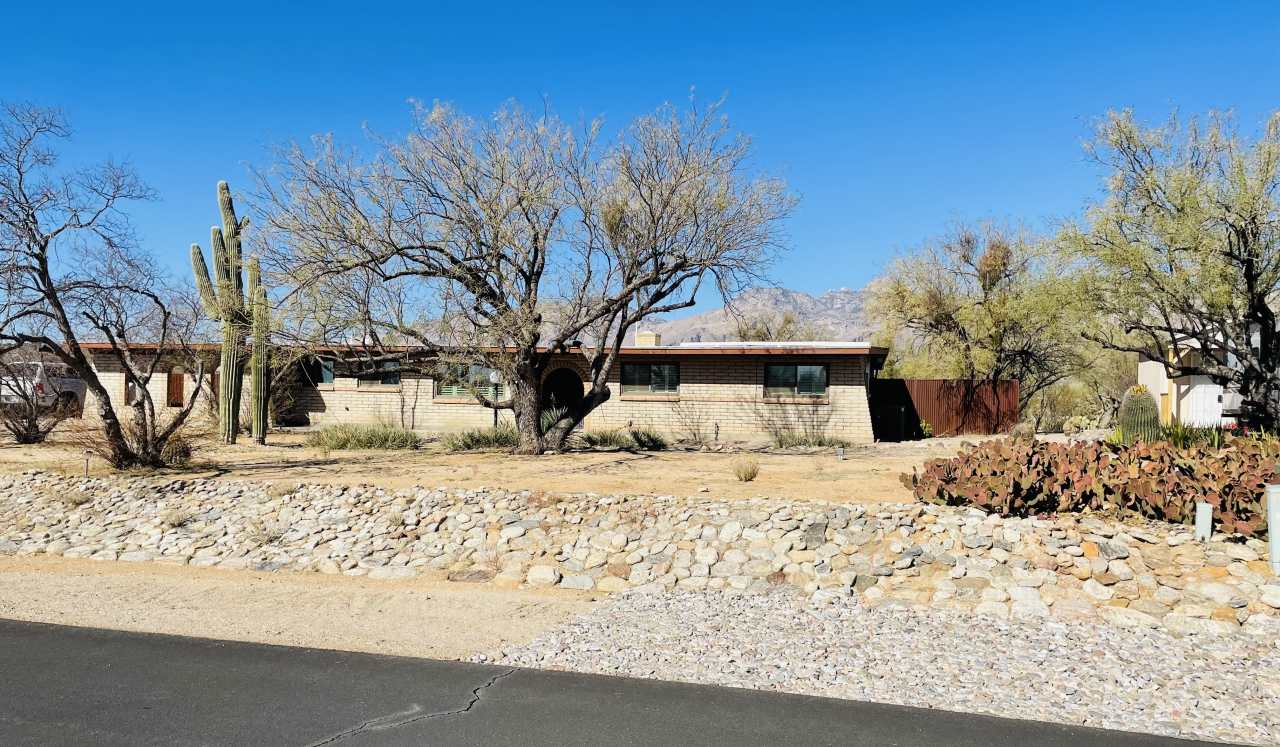 9273 East Bidahochi Drive