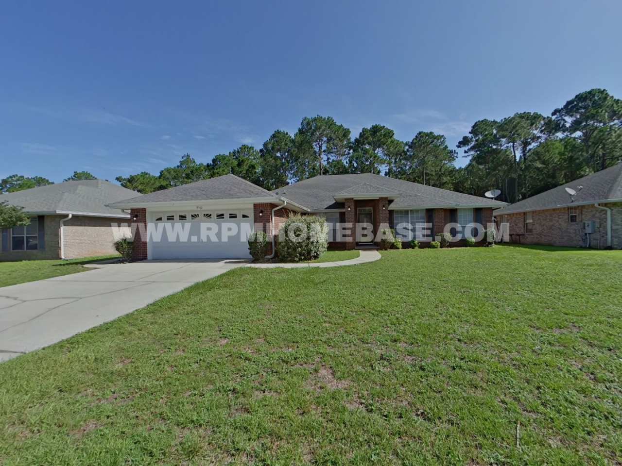 Beautiful Home with New Appliances in Quiet Navarre Neighborhood!
