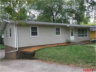 Great Location 3 BR Ranch style house