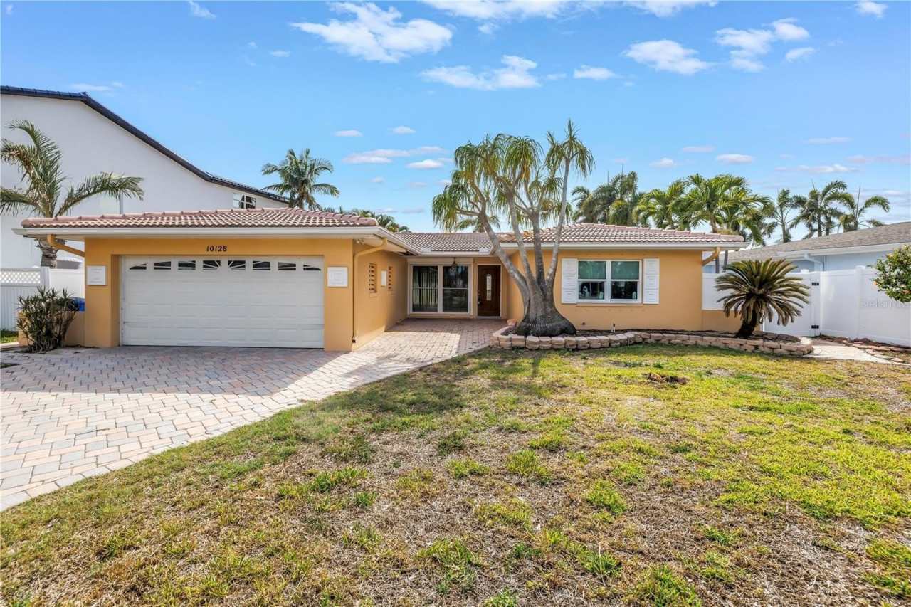 10128 YACHT CLUB DRIVE