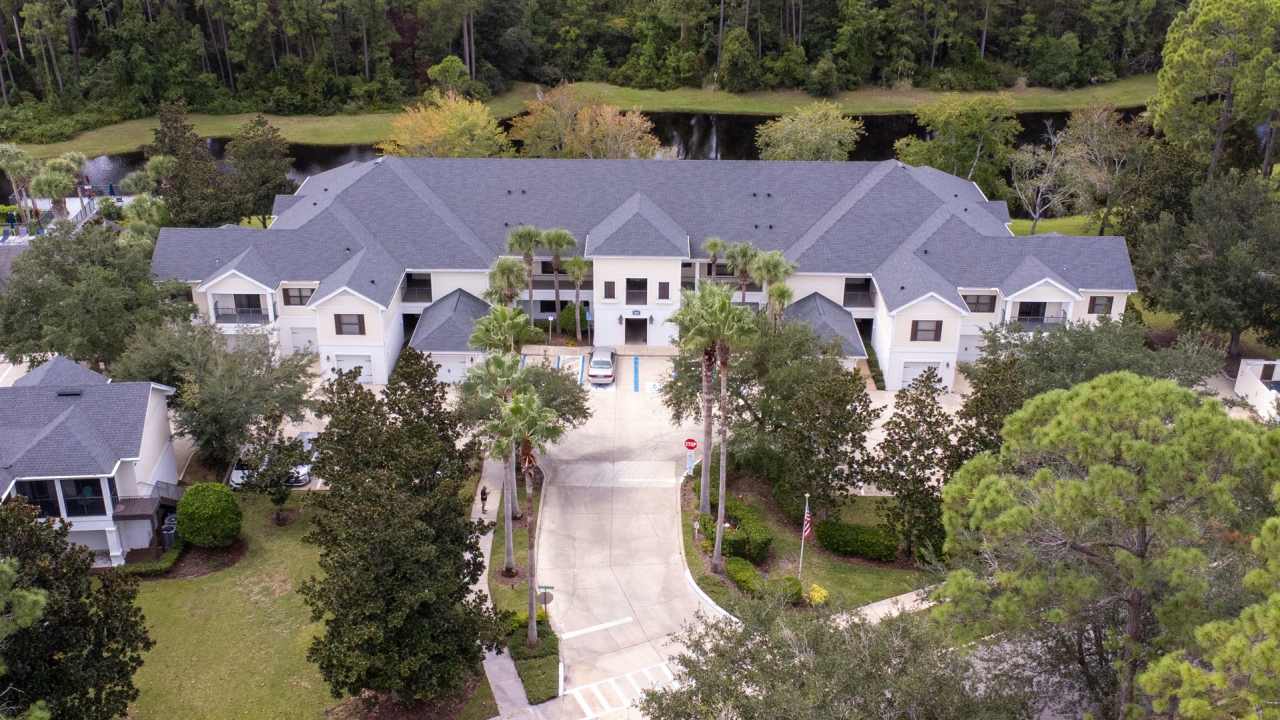 Belle Haven 2-Bedroom Condo with Pond View and Garage