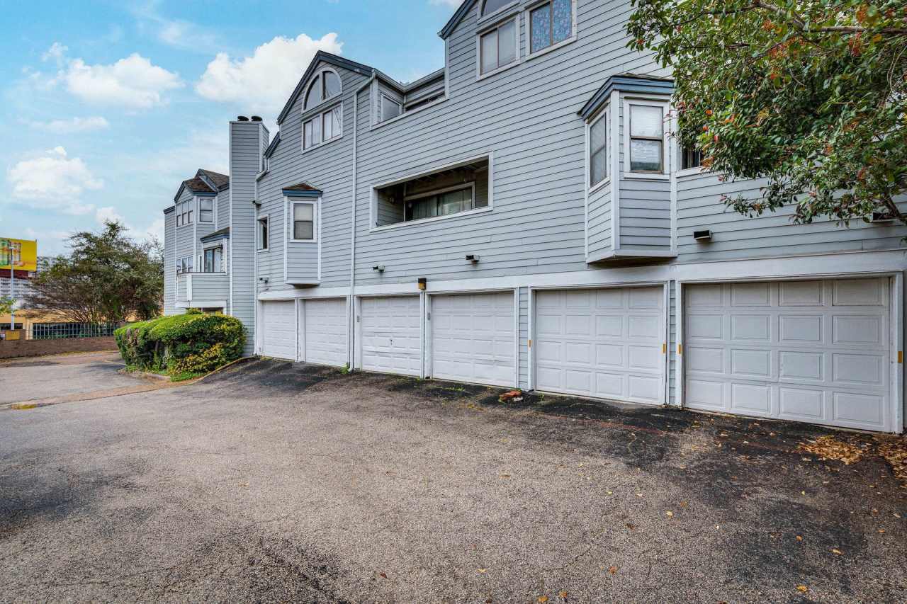 Gables Midtown Condo - 2Bd-1.5BA / Two Story / Washer Dryer / Reserved Parking / $1695