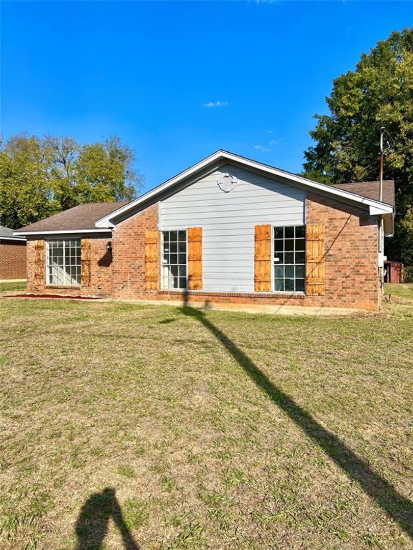 Freshly renovated 3-bedroom