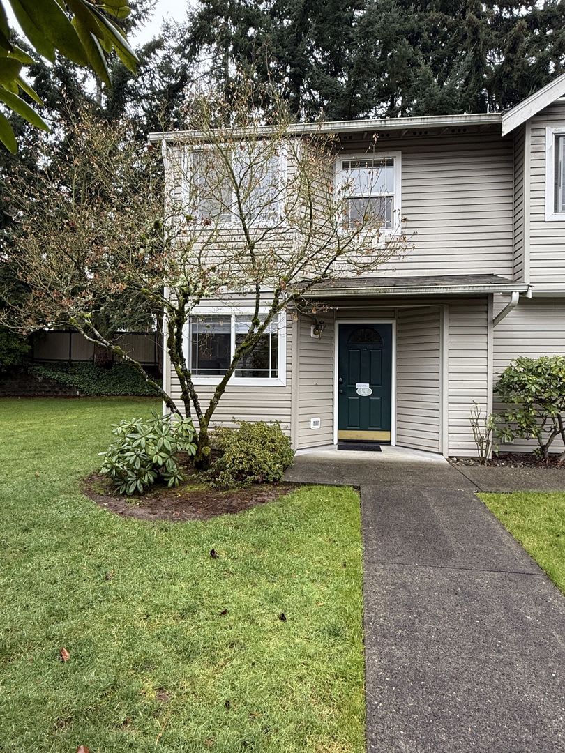 Warm  Cozy 2BD/1.5BTH Townhome for Rent in Lynnwood
