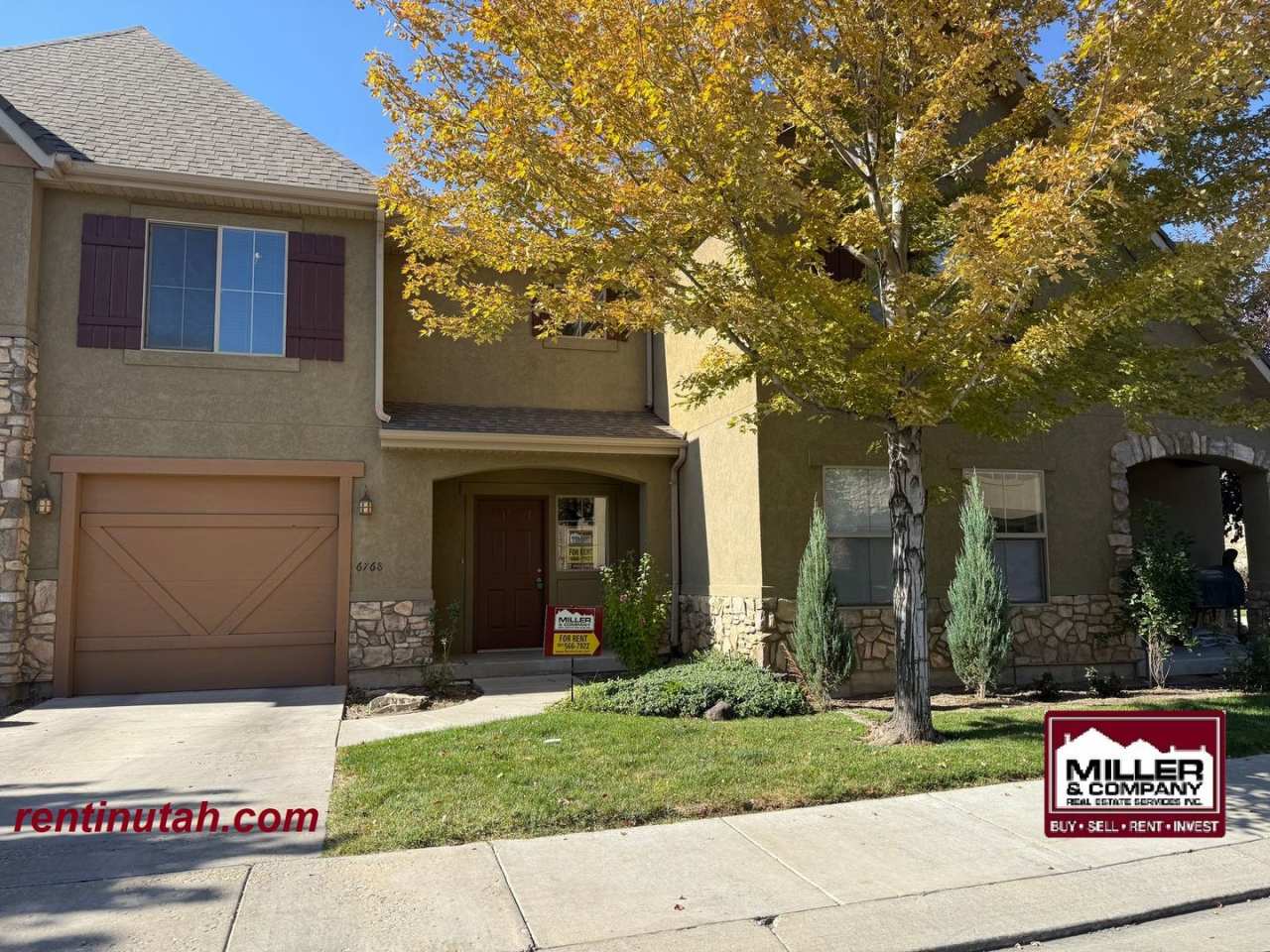 Beautiful townhouse for rent at Cottages on 9th!