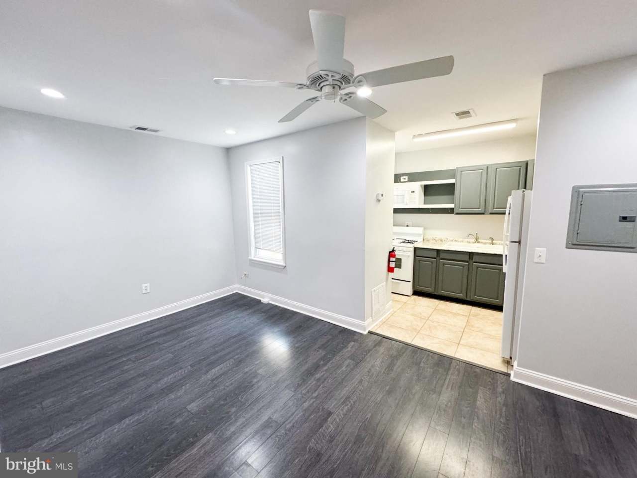 719 EUCLID Street NW unit: 4