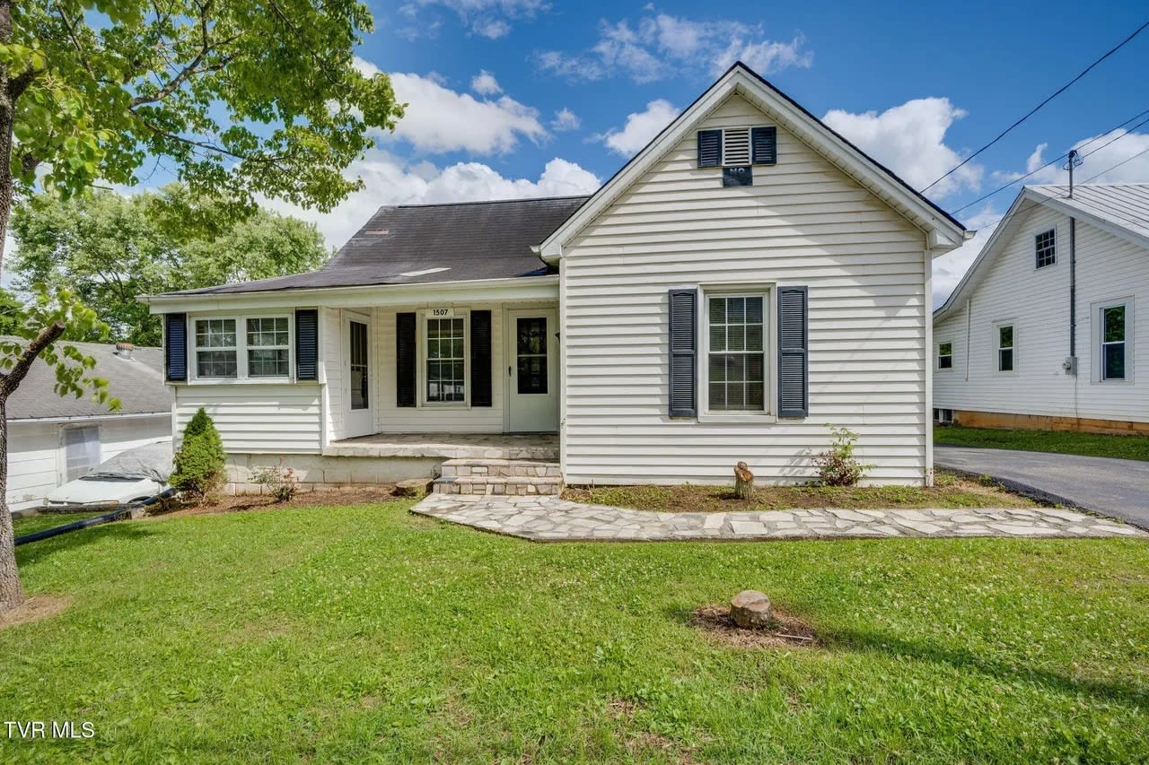 1507 Massachusetts Ave