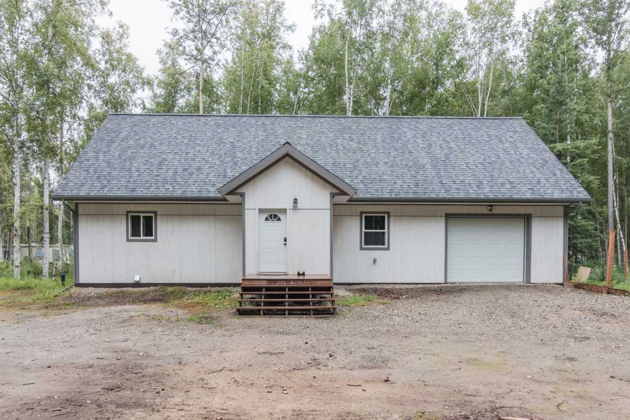 Solid 2 Bedroom 2 Bath House With Convenient Location to Eielson AFB