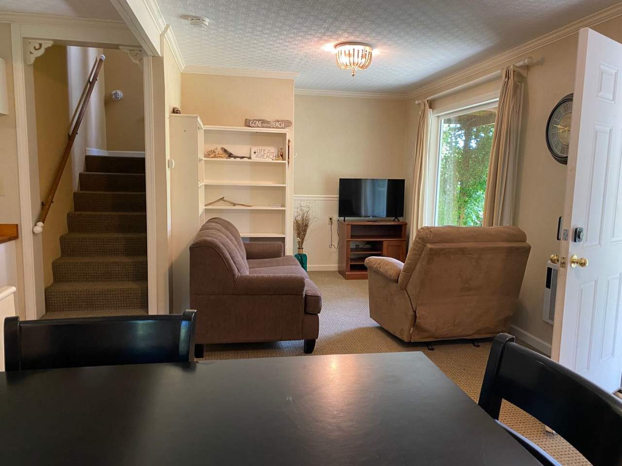 Long Beach Peninsula 2 bedroom Home w/ Hot Tub, Furnished MID-TERM