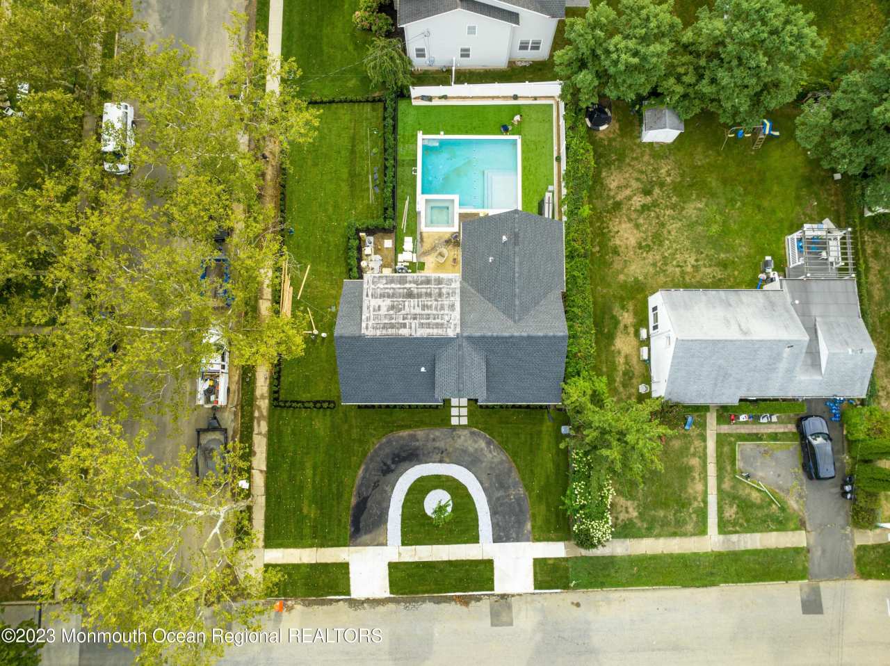 929 Van Court Avenue