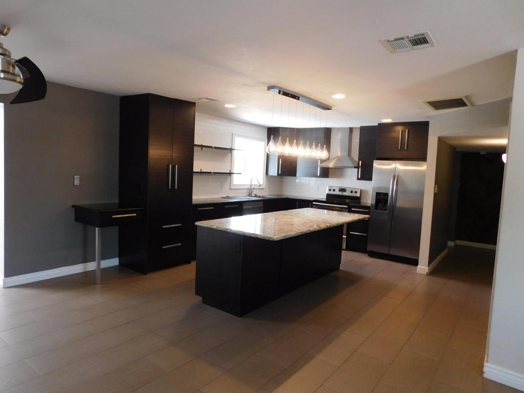 DROP-DEAD GORGEOUS SCOTTSDALE HOME!!